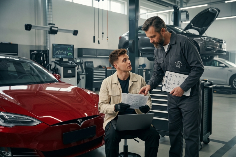 service writer vs service advisor roles compared in a dealership service drive