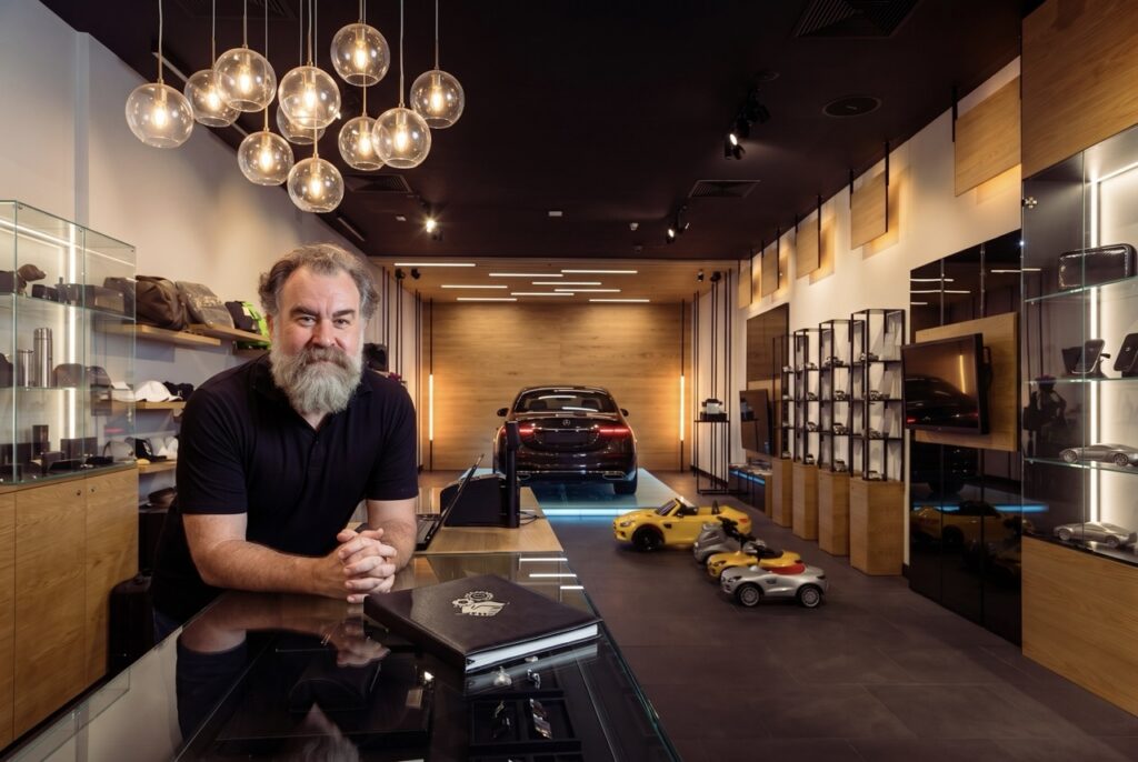Chris Collins Inc coaching team helping dealership service departments boost fixed ops revenue